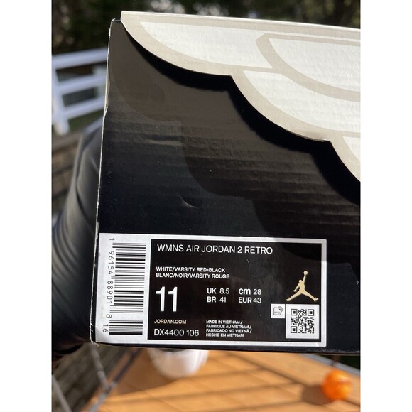 Air Jordan 2 Retro OG ‘Chicago’ 2022 - Women’s 11 /Men’s 9.5 (DX2454-106) - VNDS - Picture 11 of 11